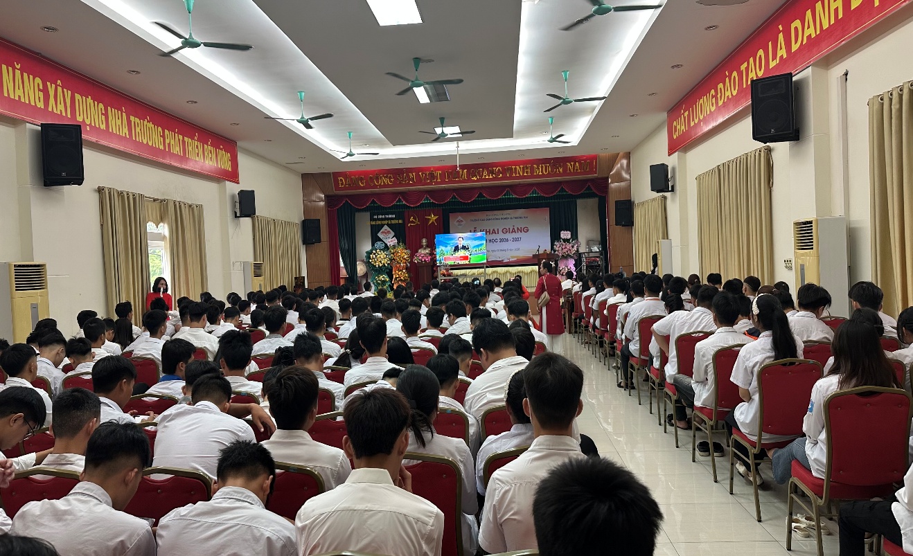 Trung tâm Giáo dục Trung học phổ thông – Trường Cao đẳng Công nghiệp và Thương mại tưng bừng Khai giảng năm học 2026–2027